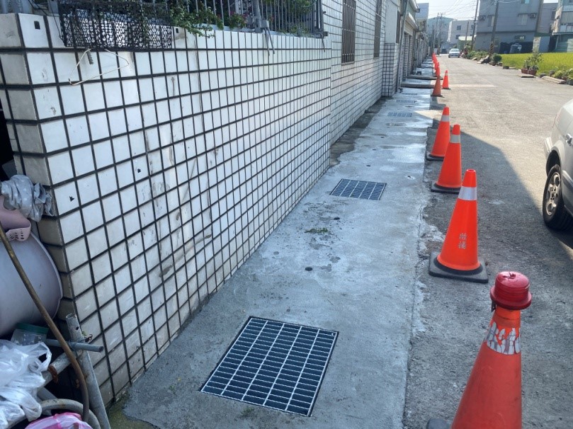 港尾、安仁、過溝、麻寮、太保里路面水溝及護欄改善工程