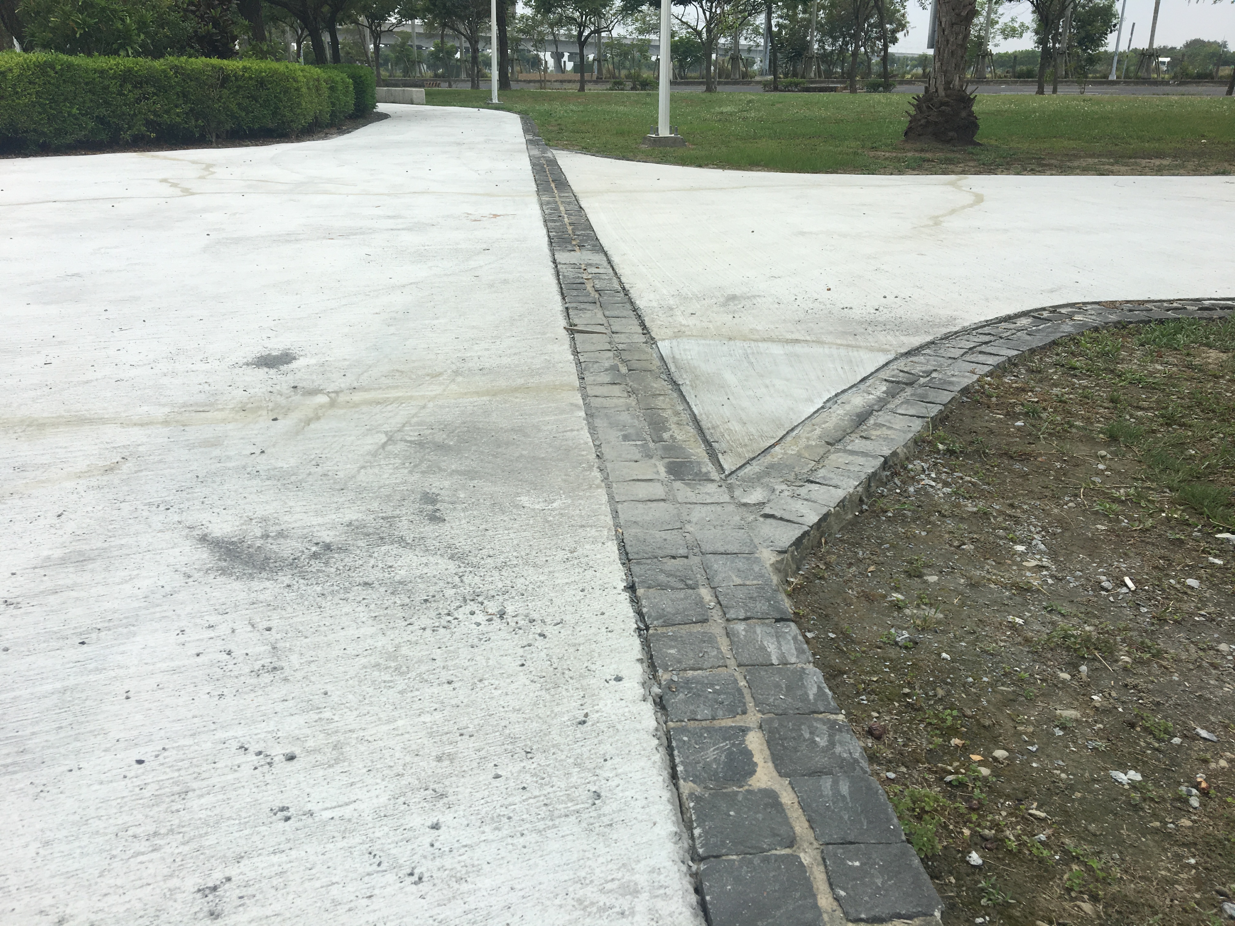 106年公園廣場綠地景觀及無障礙設施改善工程