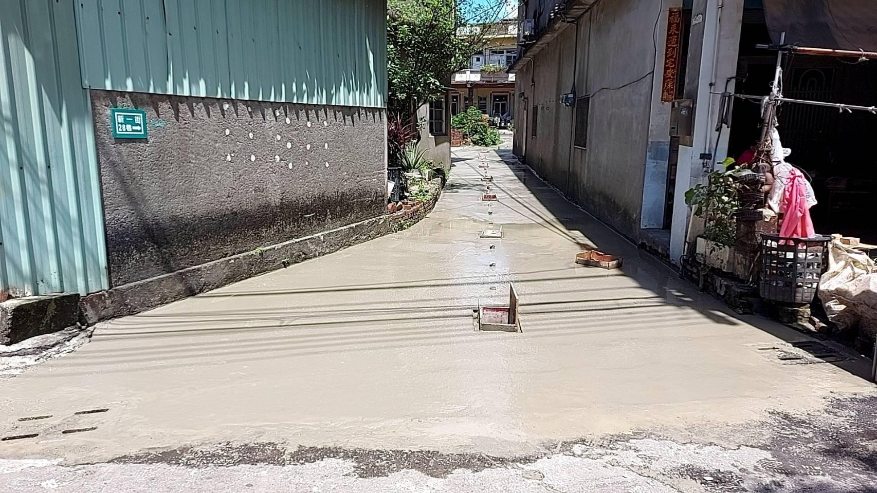 新厝里新一街28巷路中溝修復及PC路面改善工程