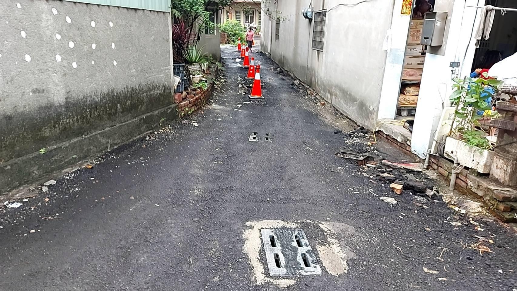 新厝里新一街28巷路中溝修復及PC路面改善工程